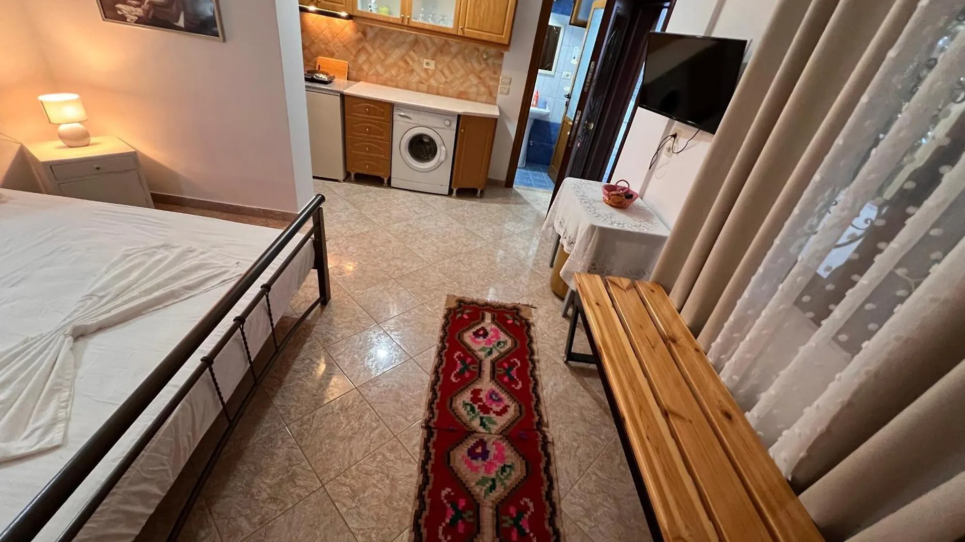 Erjon Studio Sarande 0*,